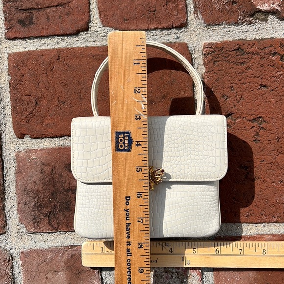 Vintage Small Handbag by Morle. With crystal butterfly clasp.🦋 - Picture 16 of 17